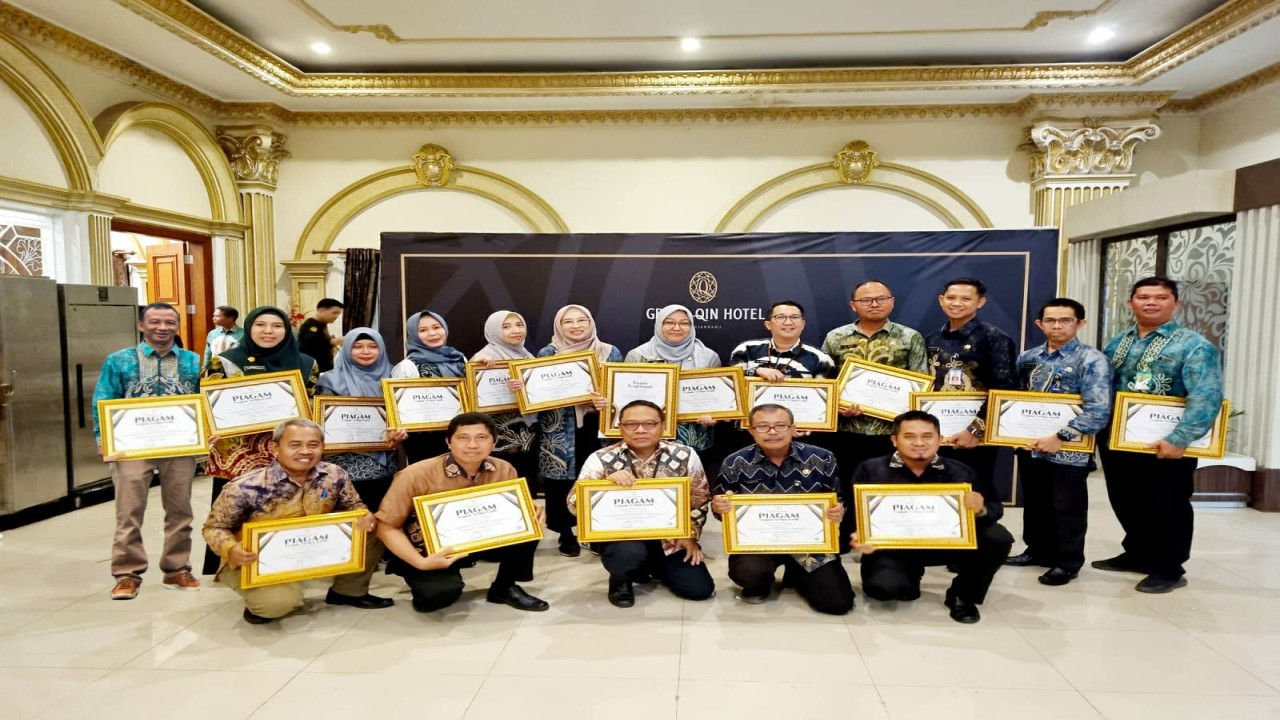Gambar Acara Silaturahmi Sekaligus Penganugerahan Piagam Penghargaan dan Piagam Ucapan Terima Kasih Walikota Banjarbaru